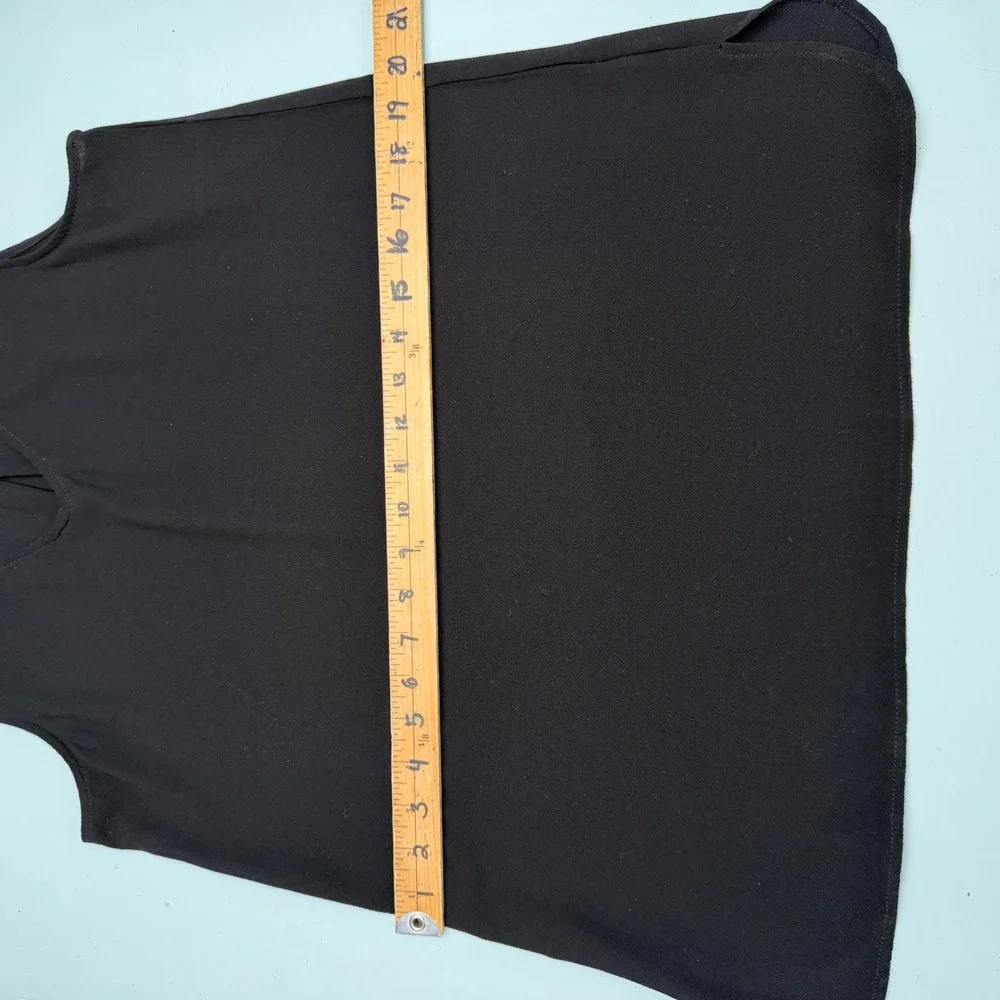 Womens Black Vneck Lightweight Blouse  Crepe layering normcore Basic Sz Medium - Picture 6 of 7